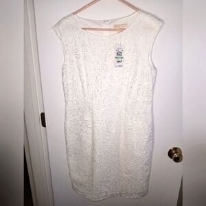 Michael Kors Elegant Ivory White Raised Ribbon Detail Dress. 8P